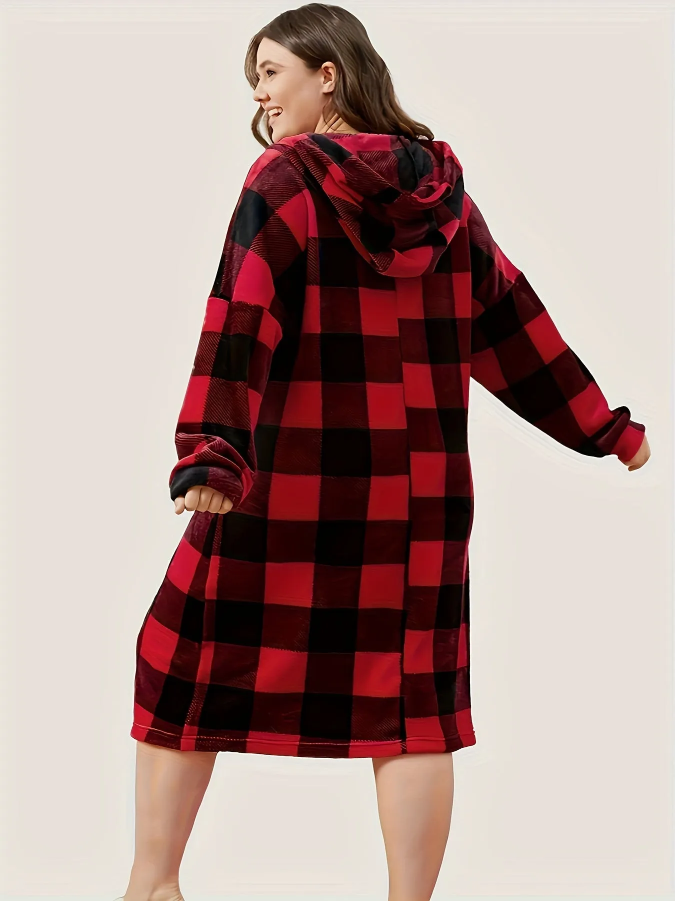 Cozy Plus Size Fleece Robe - Soft Plaid Print Nightgown for Women, Casual Zip-Front Hooded Sleepwear with Pockets, Long-Sleeve Wearable Blanket for Fall and Winter, Ultra-Comfortable and Warm Sleepshirt