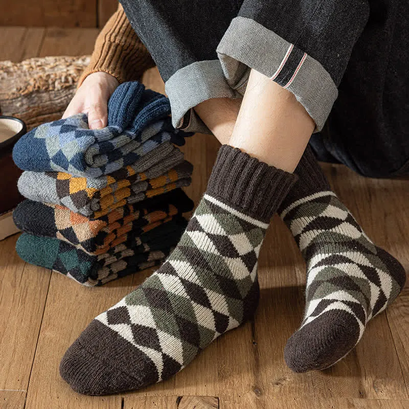 Men's Characteristic Plaid Pattern Winter Crew Socks