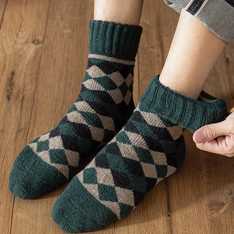 Men's Characteristic Plaid Pattern Winter Crew Socks