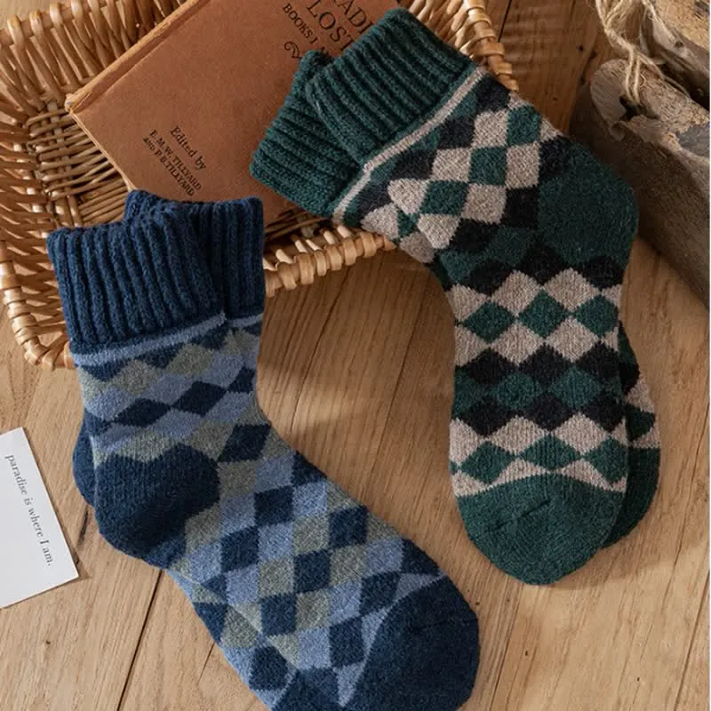 Men's Characteristic Plaid Pattern Winter Crew Socks